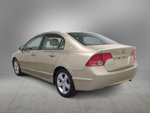 Gold 2007 Honda Civic 4dr AT
