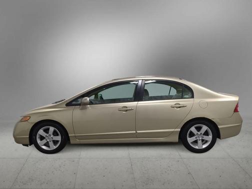 Gold 2007 Honda Civic 4dr AT