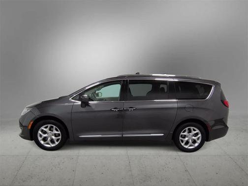 2018 Chrysler Pacifica Touring-L