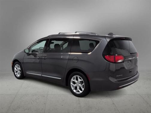 2018 Chrysler Pacifica Touring-L