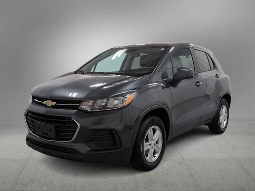 Nightfall Gray Metallic 2019 Chevrolet Trax LS