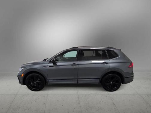 Platinum Gray Metallic 2024 Volkswagen Tiguan 2.0T SE R-Line Black 4MOTION