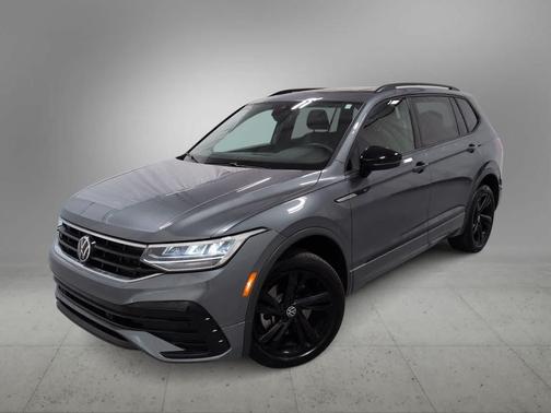 Platinum Gray Metallic 2024 Volkswagen Tiguan 2.0T SE R-Line Black 4MOTION