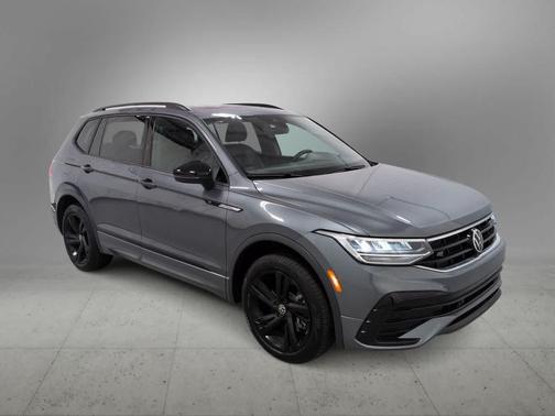 Platinum Gray Metallic 2024 Volkswagen Tiguan 2.0T SE R-Line Black 4MOTION