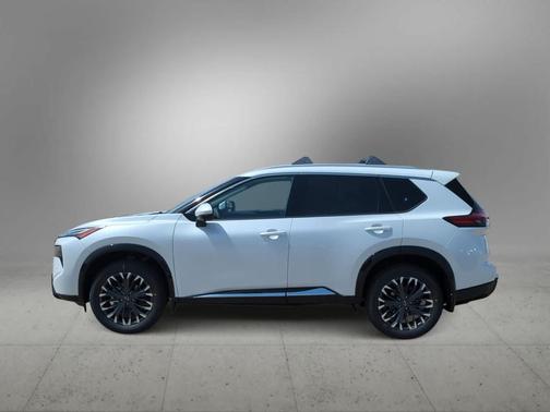 Everest White Pearl Tricoat 2026 Nissan Rogue Platinum