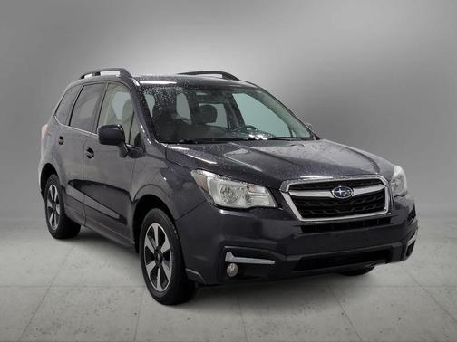 Dark Gray Metallic 2018 Subaru Forester 2.5i Limited