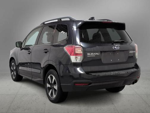 Dark Gray Metallic 2018 Subaru Forester 2.5i Limited