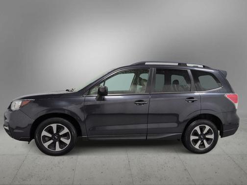 Dark Gray Metallic 2018 Subaru Forester 2.5i Limited