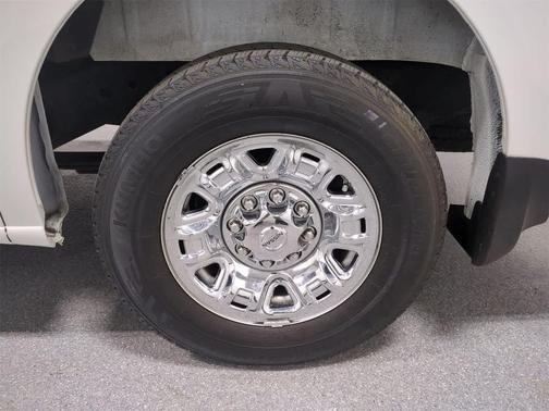 2016 Nissan NV Passenger NV3500 HD S V8