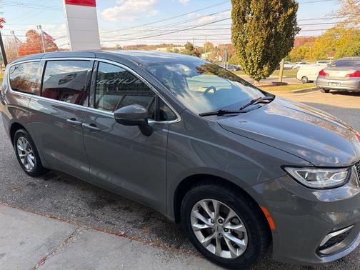 Ceramic Gray Clearcoat 2023 Chrysler Pacifica Touring L