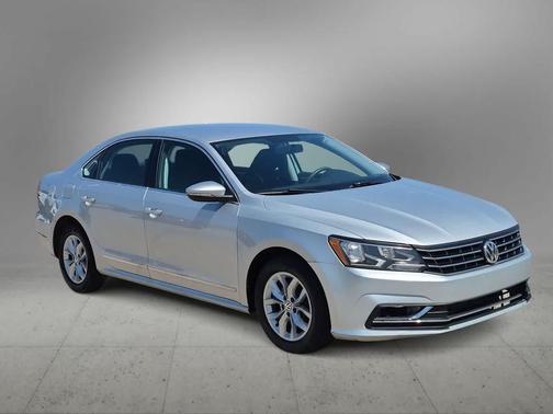 Reflex Silver Metallic 2017 Volkswagen Passat 1.8T S