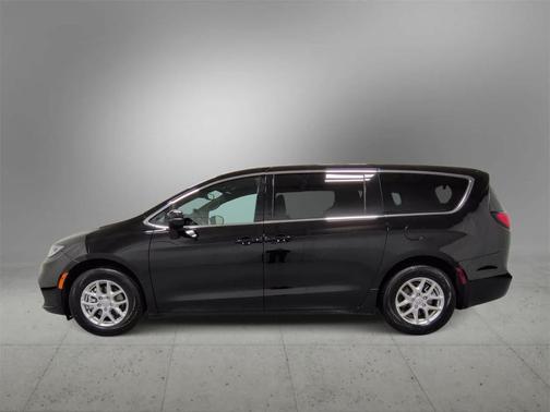 2025 Chrysler Pacifica L