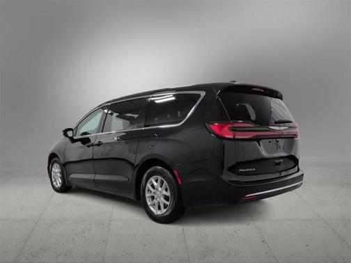 2025 Chrysler Pacifica L