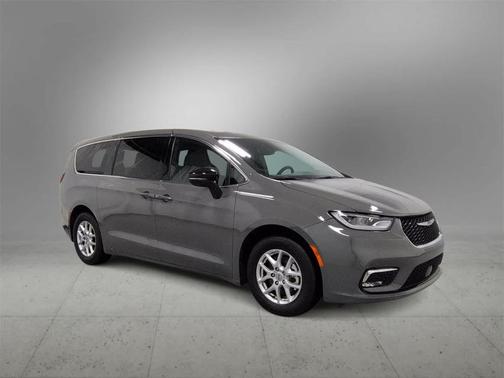 2025 Chrysler Pacifica L