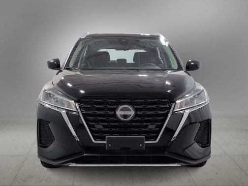 Super Black 2023 Nissan Kicks SV