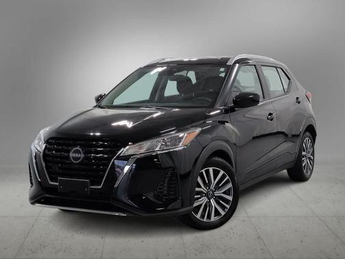 Super Black 2023 Nissan Kicks SV