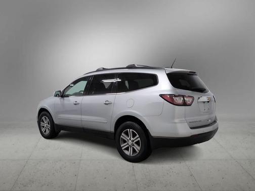 Silver Ice Metallic 2017 Chevrolet Traverse 1LT
