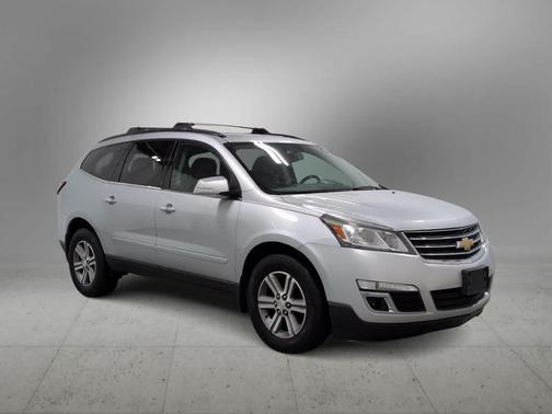 Silver Ice Metallic 2017 Chevrolet Traverse 1LT