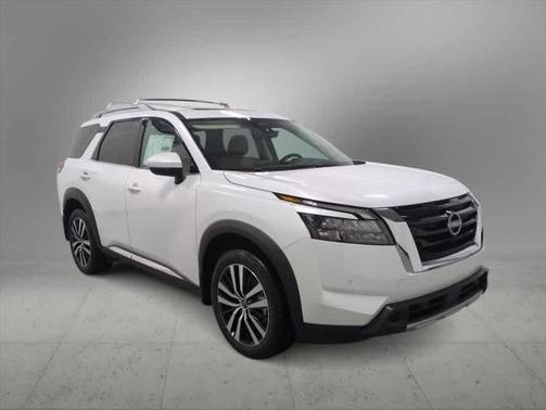 2025 Nissan Pathfinder Platinum 4WD
