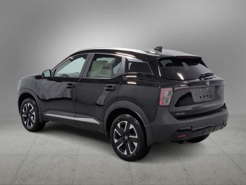 Super Black 2026 Nissan Kicks SV