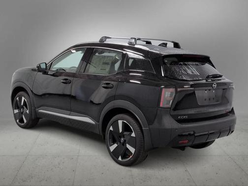 Super Black 2026 Nissan Kicks SR