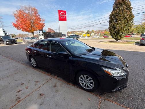 Super Black 2018 Nissan Altima 2.5 S
