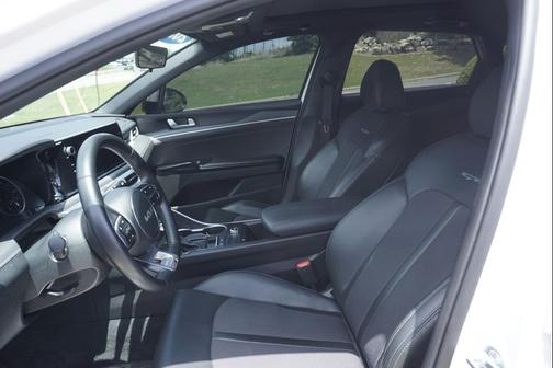 Glacial White Pearl 2022 Kia K5 GT-Line