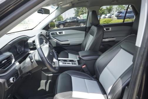 Agate Black Metallic 2023 Ford Explorer XLT