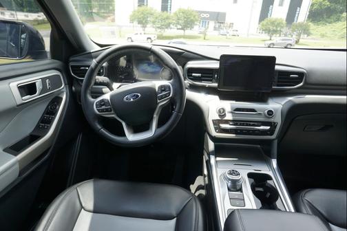 Agate Black Metallic 2023 Ford Explorer XLT