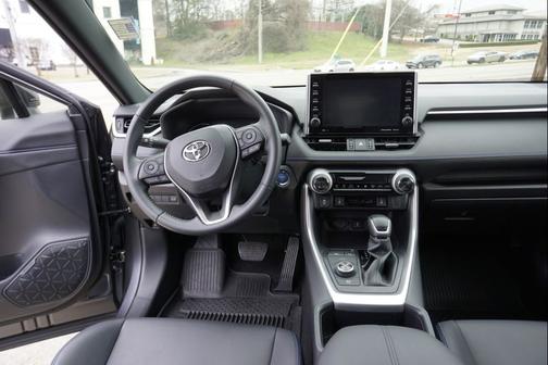 2022 Toyota RAV4 Hybrid SE