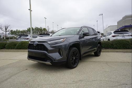2022 Toyota RAV4 Hybrid SE