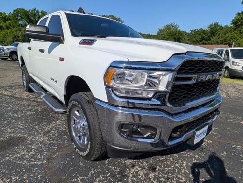 2022 RAM 2500 Tradesman Crew Cab 4x4 6'4' Box