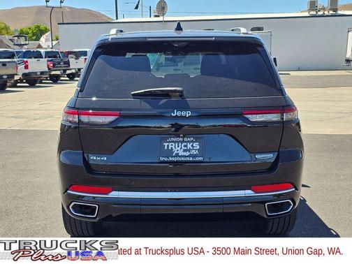 2022 Jeep Grand Cherokee Summit