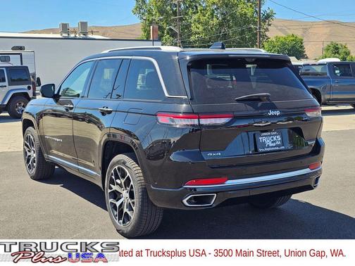 2022 Jeep Grand Cherokee Summit