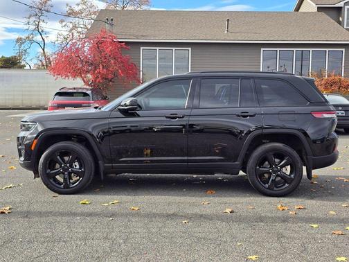 2024 Jeep Grand Cherokee Laredo