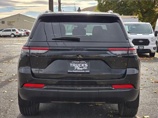 2024 Jeep Grand Cherokee Laredo