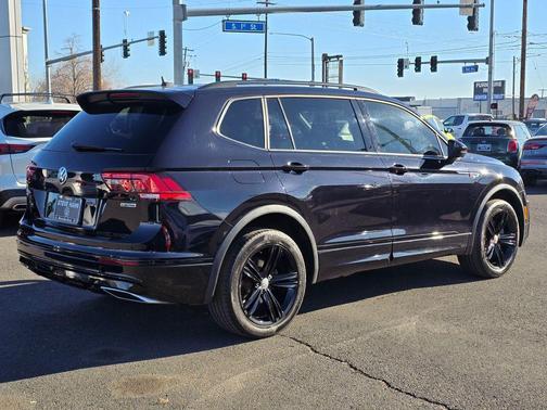 2019 Volkswagen Tiguan 2.0T SEL R-Line Black