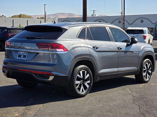 2022 Volkswagen Atlas Cross Sport 2.0T SE