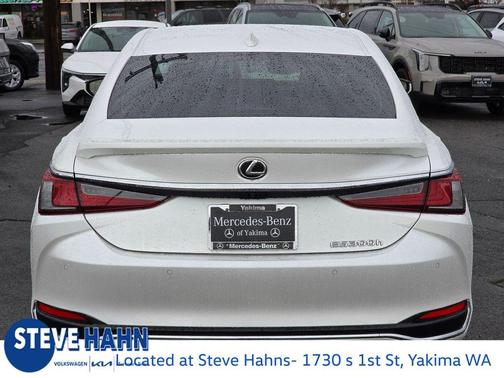 2025 Lexus ES 300h Base