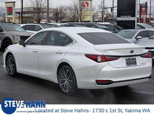 2025 Lexus ES 300h Base