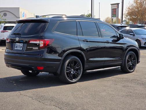 2022 Honda Pilot Black Edition