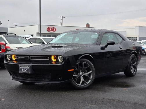 2017 Dodge Challenger SXT