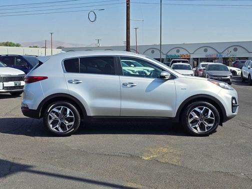 2020 Kia Sportage EX