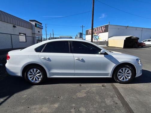2014 Volkswagen Passat 1.8T Auto Wolfsburg Ed