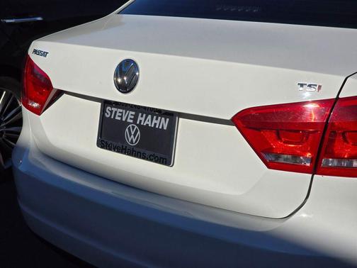 2014 Volkswagen Passat 1.8T Auto Wolfsburg Ed