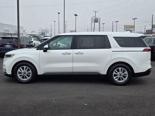 2022 Kia Carnival LXS