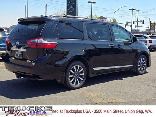 2020 Toyota Sienna XLE