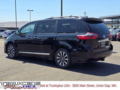 2020 Toyota Sienna XLE