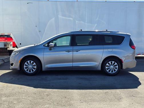 2019 Chrysler Pacifica Touring-L