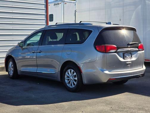 2019 Chrysler Pacifica Touring-L